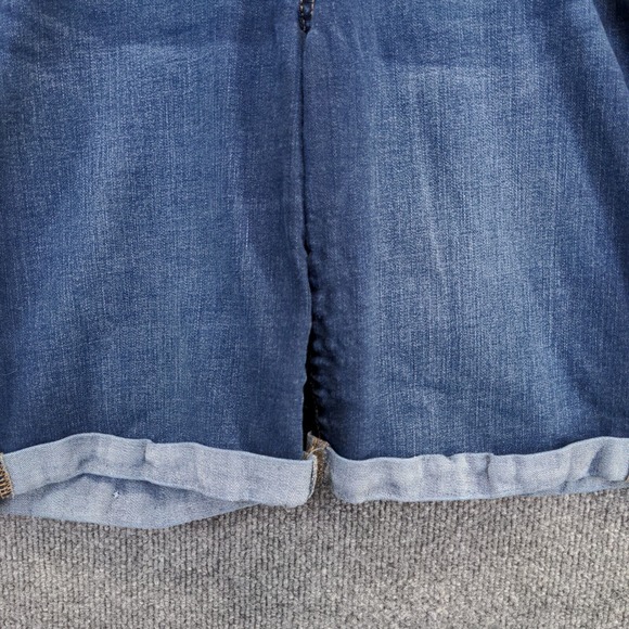 Time & Tru Women's Mid Rise Jean Shorts Blue Size 6 Distressed Cotton Blend - Picture 7 of 14